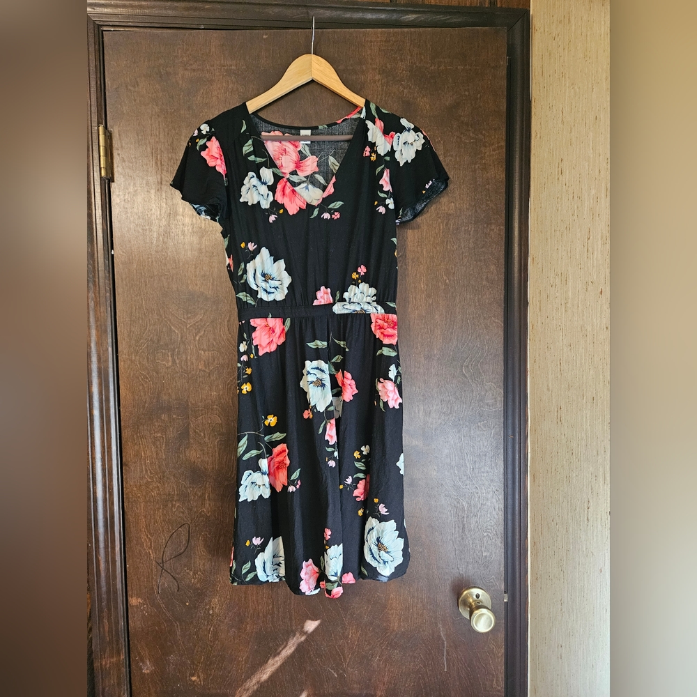 Old Navy Dress Black with Flowers Size S
